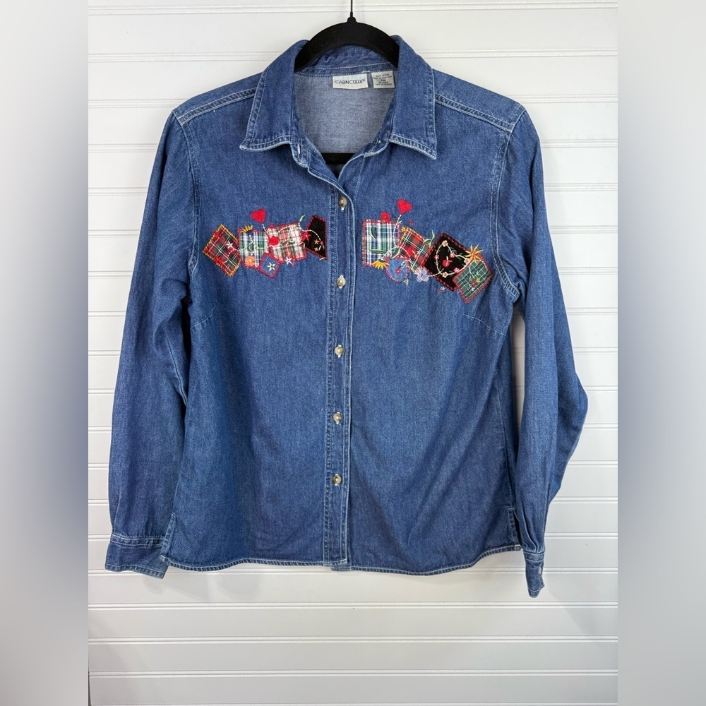 Cabin Creek women’s vintage denim button down patchwork design. Size Petite M